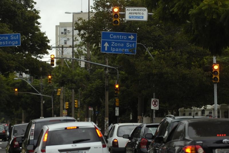 Vanderlei Capellari avisa que defini&ccedil;&atilde;o de tempos das sinaleiras por decreto pode &acute;paralisar a cidade`