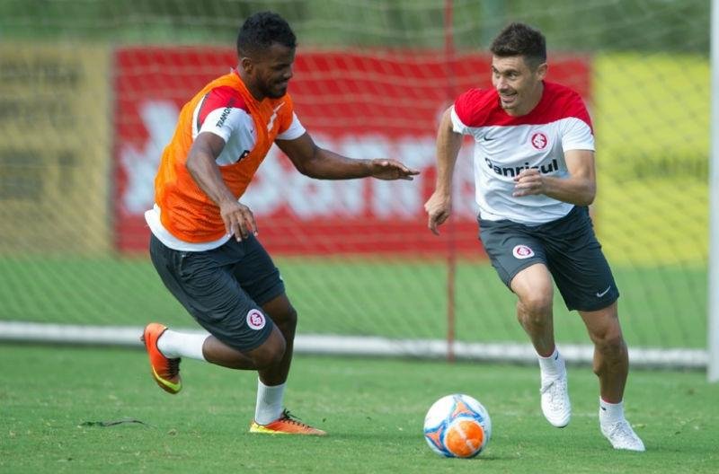 Meia completar&aacute; 200 jogos com a camisa do Inter nesta tarde