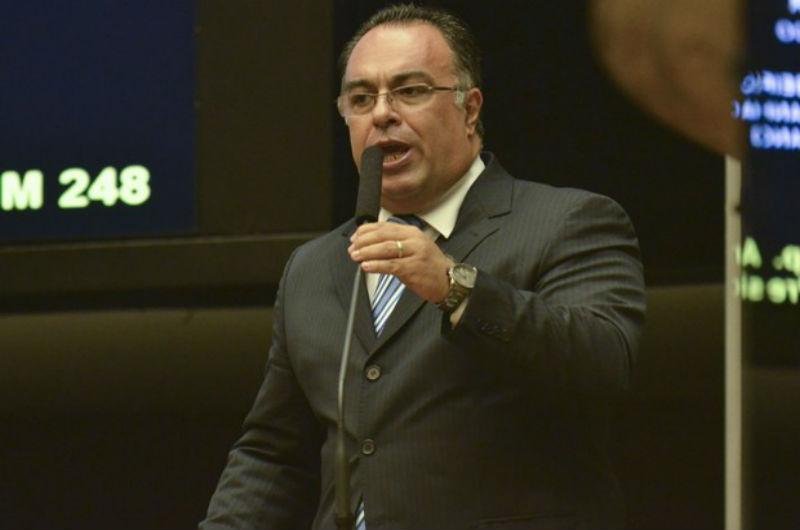 Deputado Andr&eacute; Vargas deve renunciar amanh&atilde; ao mandato parlamentar