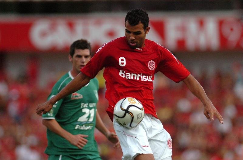 Dire&ccedil;&atilde;o do Inter sondou volante Sandro