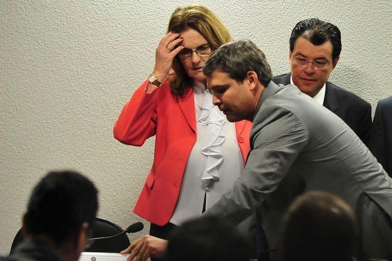 Senadores avaliam que CPI ainda &eacute; necess&aacute;ria para investigar decis&otilde;es administrativas da Petrobras