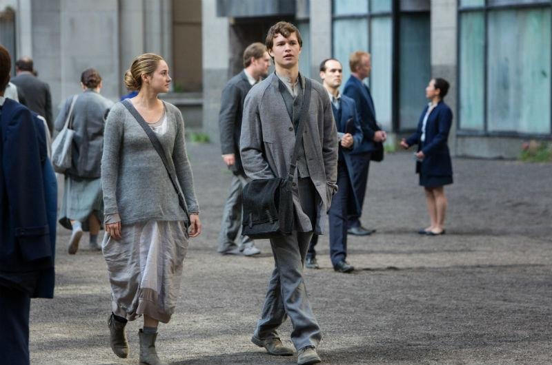 Shailene Woodley e Ansel Elgort interpretam irm&atilde;os em Divergente 