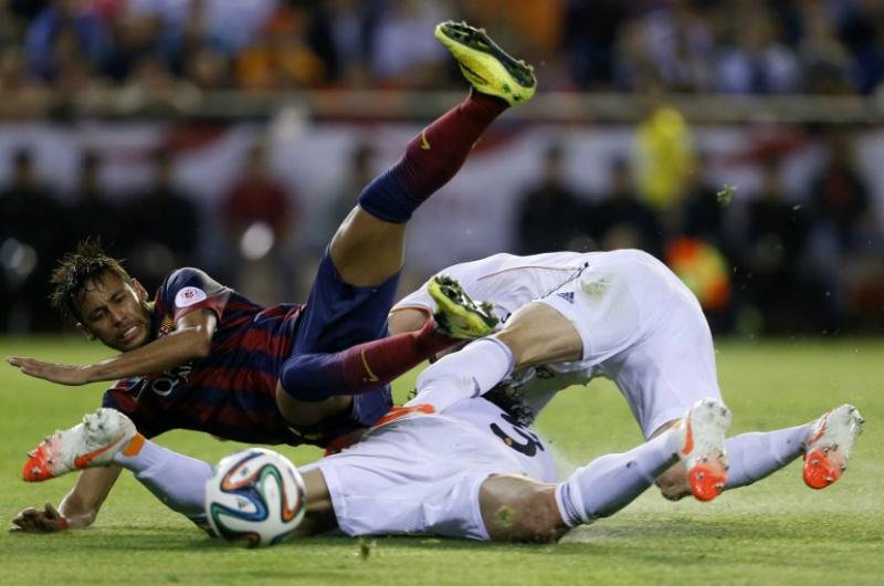 Neymar se lesionou na derrota para o Real Madrid