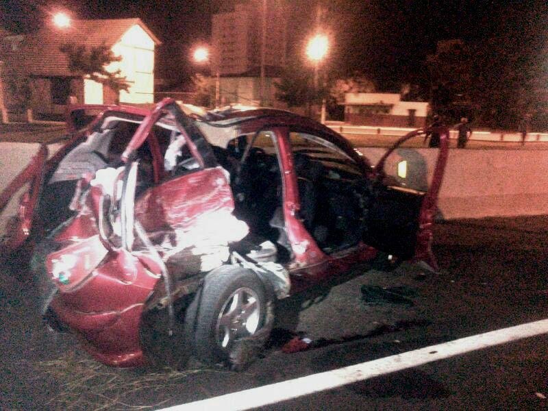 Colis&atilde;o entre carro e &ocirc;nibus deixa um morto em S&atilde;o Leopoldo 