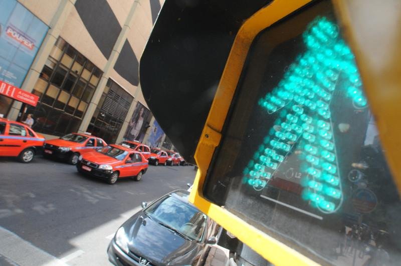Alerta &eacute; das empresas do transporte coletivo por conta do aumento no tempo das sinaleiras