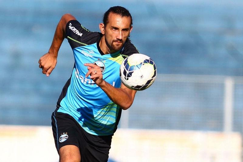 Gr&ecirc;mio encara Atl&eacute;tico-PR com for&ccedil;a m&aacute;xima