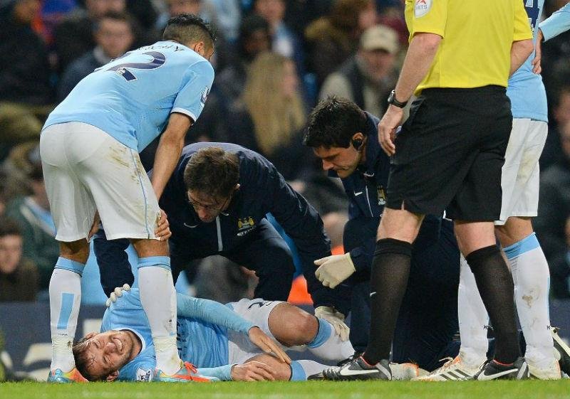 Meia David Silva deixou jogo lesionado ainda no primeiro tempo