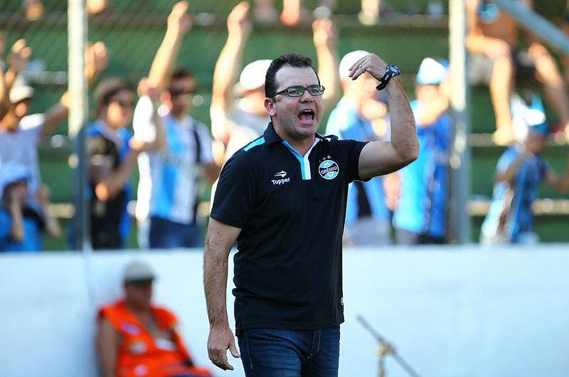 Enderson Moreira comandar&aacute; o Gr&ecirc;mio contra o San Lorenzo