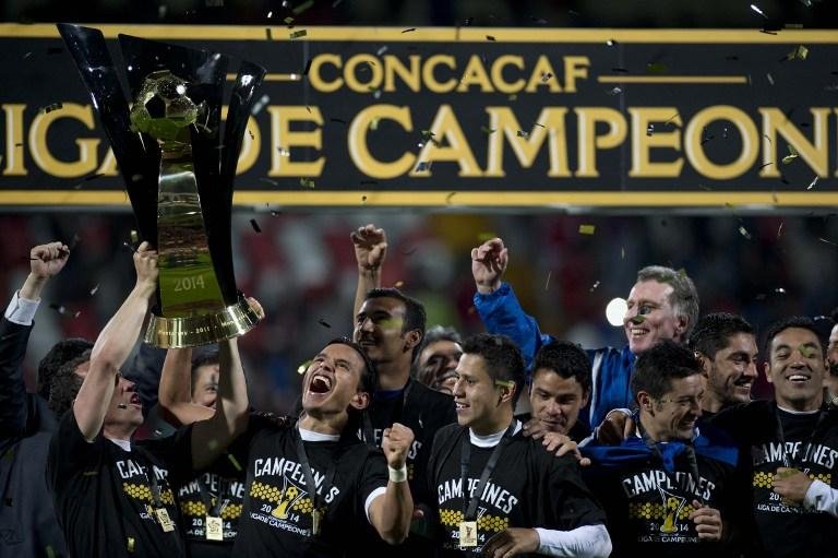 Cruz Azul levantou a ta&ccedil;a da Liga dos Campe&otilde;es da Concacaf 