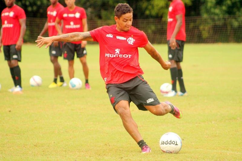 Caso Carlos Eduardo pode gerar abertura de inqu&eacute;rito no Flamengo  