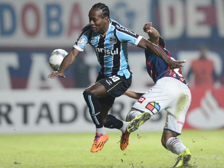 Z&eacute; Roberto confia na classifica&ccedil;&atilde;o em jogo na Arena  
