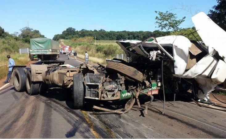 Acidente bloqueia ERS 153 em Passo Fundo 