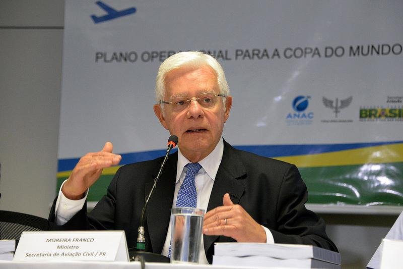 Moreira Franco ir&aacute; se reunir com a concession&aacute;ria de energia do RJ e com administra&ccedil;&atilde;o do Gale&atilde;o
