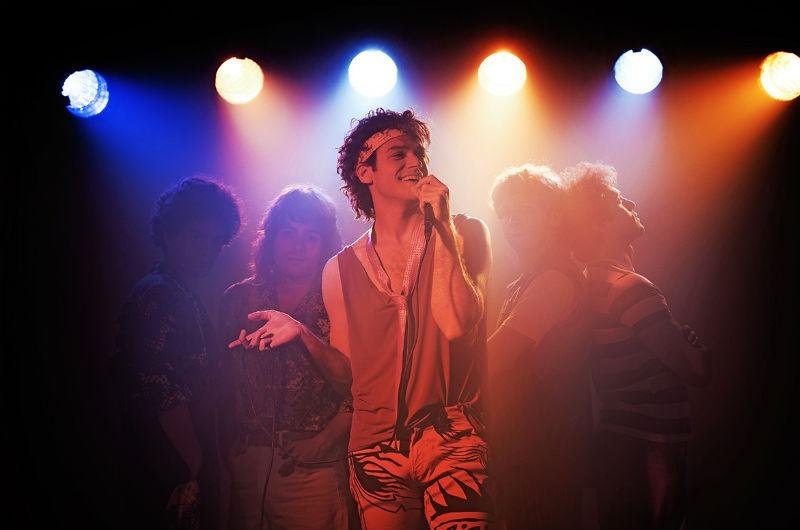 Hits da Bar&atilde;o Vermelho e sua carreira solo est&atilde;o no repert&oacute;rio