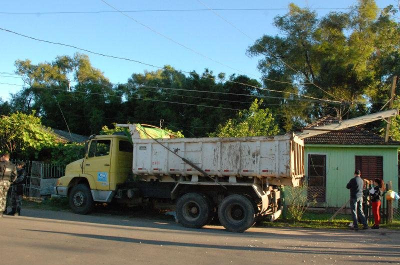 Caminh&atilde;o atingiu Elisete quando ela sa&iacute;a de casa