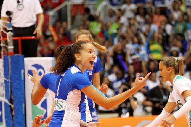 A experi&ecirc;ncia do Unilever fez a diferen&ccedil;a e a equipe conquistou o seu nono t&iacute;tulo da Superliga Feminina de V&ocirc;lei com a vit&oacute;ria sobre o Sesi   