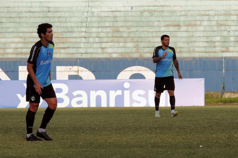 Riveros e Edinho trabalharam como volantes