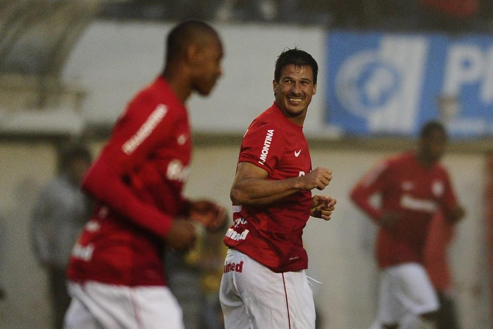 Dire&ccedil;&atilde;o diz estar pr&oacute;xima de acertos para renovar com zagueiros veteranos