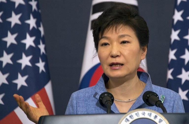 Presidente Park Geun-hye pediu perd&atilde;o por ter sido incapaz de impedir falhas que provocaram o naufr&aacute;gio 