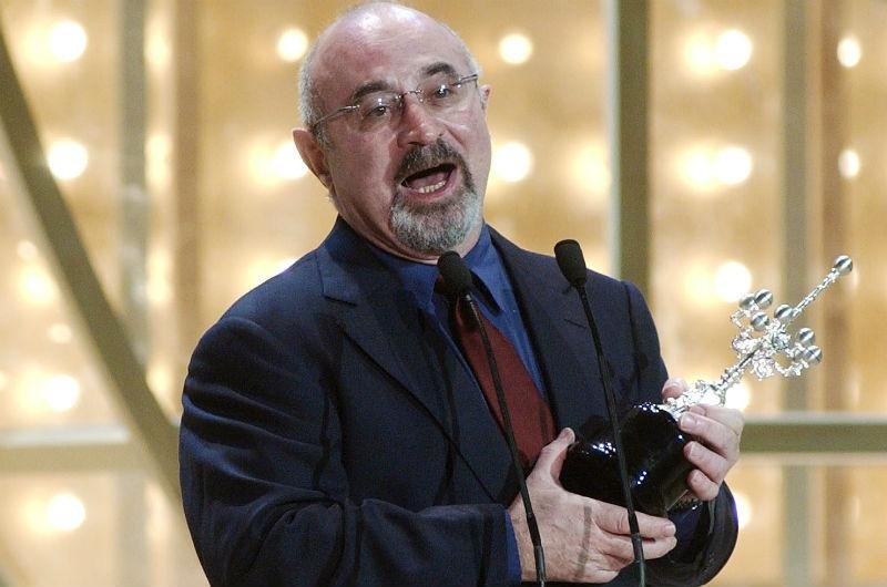 Bob Hoskins estava internado em decorr&ecirc;ncia de uma pneumonia