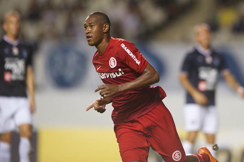 Lateral-esquerdo do Inter jogou com volante Danilo Baia nas categorias de base 
