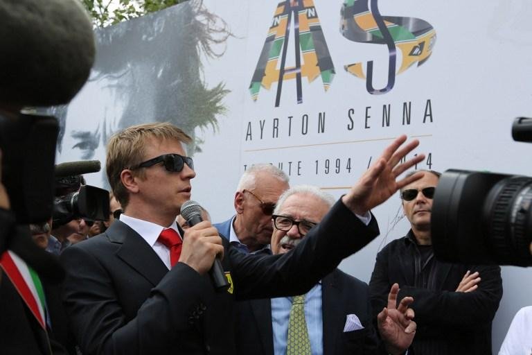 Senna e Ratzenberger s&atilde;o homenageados em &Iacute;mola