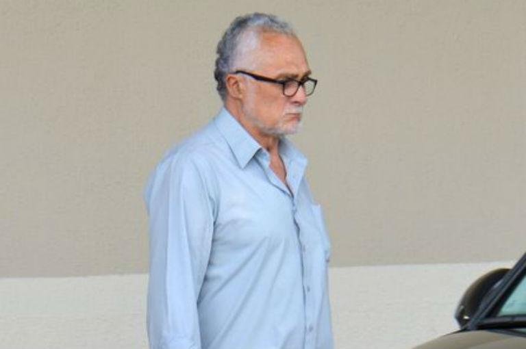 Genoino se entrega e vai cumprir pena na penitenci&aacute;ria da Papuda no DF