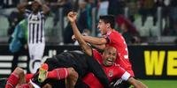 Benfica segurou o ímpeto dos donos da casa