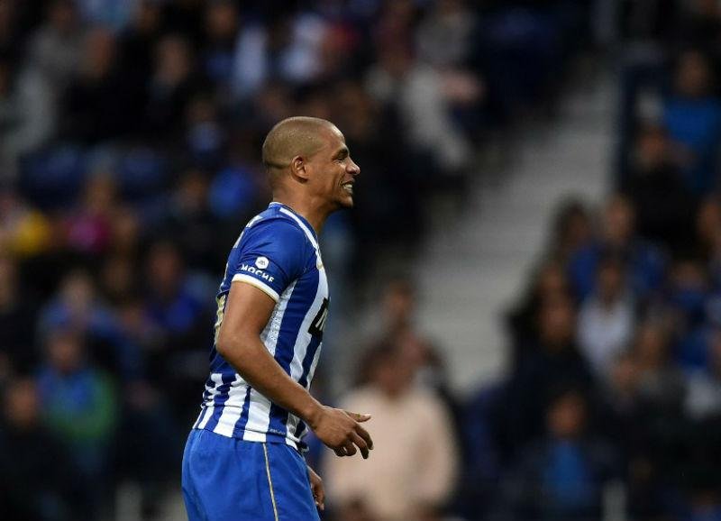 Volante Fernando n&atilde;o poder&aacute; defender Portugal na Copa do Mundo