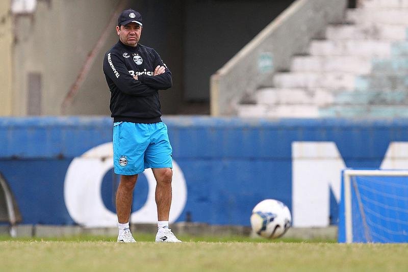 Nova derrota ap&oacute;s elimina&ccedil;&atilde;o da Libertadores pode decretar sa&iacute;da de Enderson Moreira