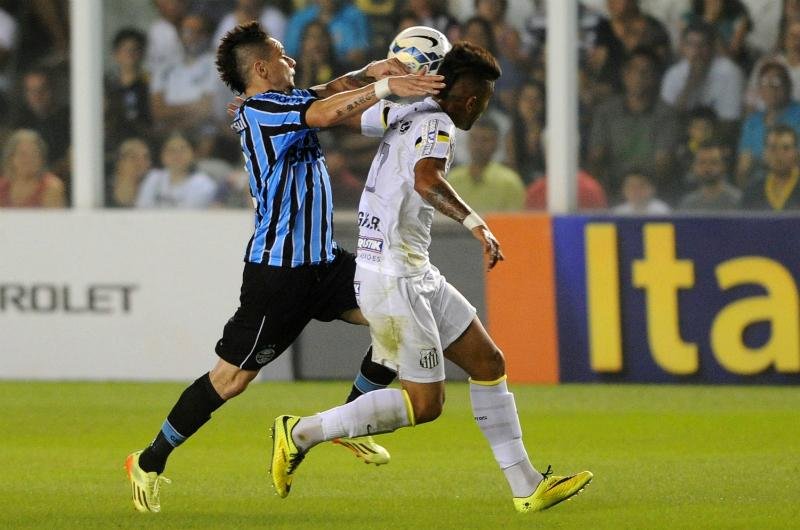 Gr&ecirc;mio empata com o Santos em jogo de pouco futebol