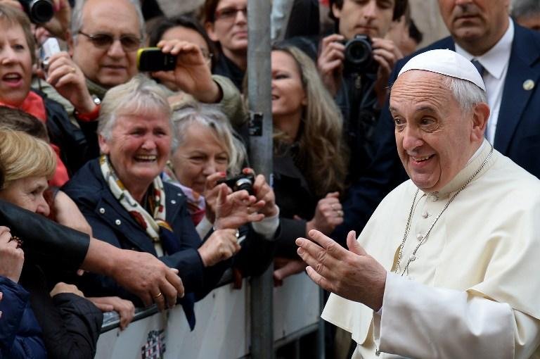 Papa celebrou missa de Regina Coeli para milhares de pessoas