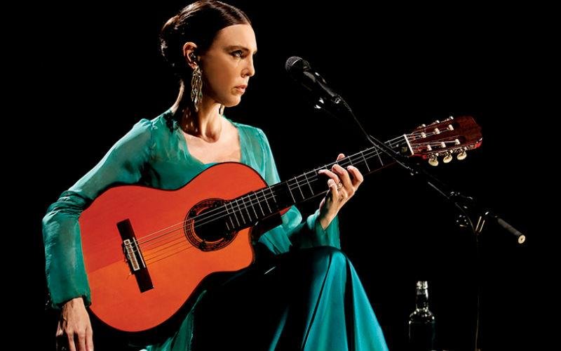 Adriana Calcanhotto lan&ccedil;a CD e DVD em Portugal