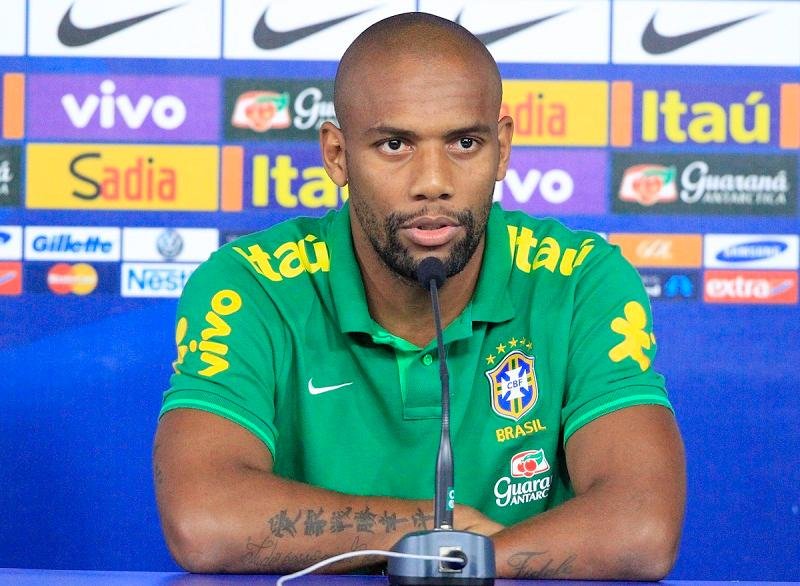 Maicon vai brigar com Daniel Alves por vaga na lateral direita