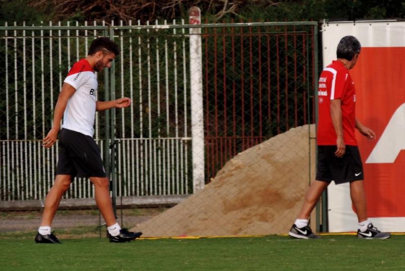 Cl&aacute;udio Winck trabalha com a prepara&ccedil;&atilde;o f&iacute;sica nesta semana