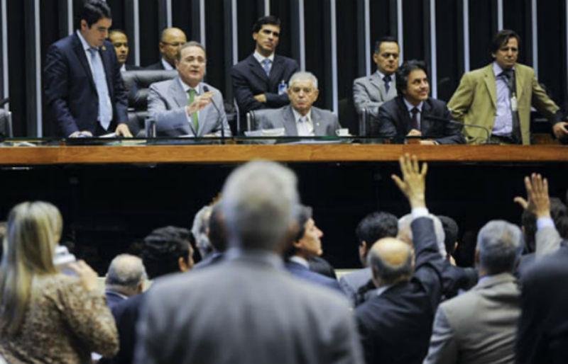 Calheiros decidiu seguir, no Congresso, a decis&atilde;o do STF