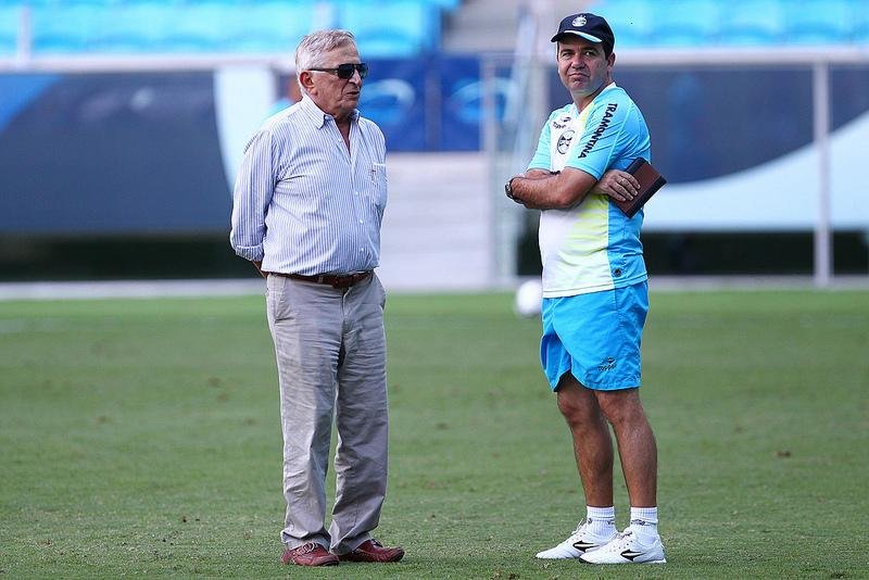 Impossibilidade de contar com est&aacute;dios causa desconforto no Gr&ecirc;mio
