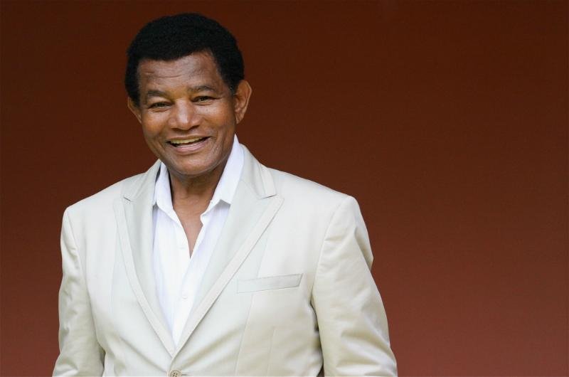 Jair Rodrigues sofreu enfarte do mioc&aacute;rdio, diz assessor 