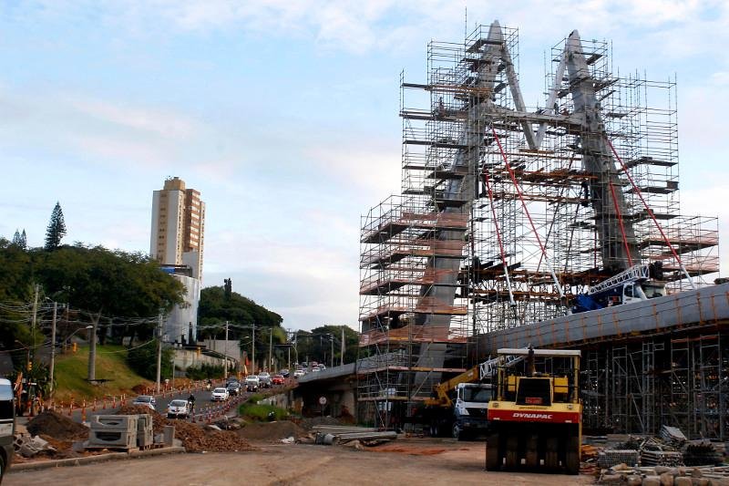 Administra&ccedil;&atilde;o municipal pretende entregar obra de mobilidade da Copa no fim deste m&ecirc;s