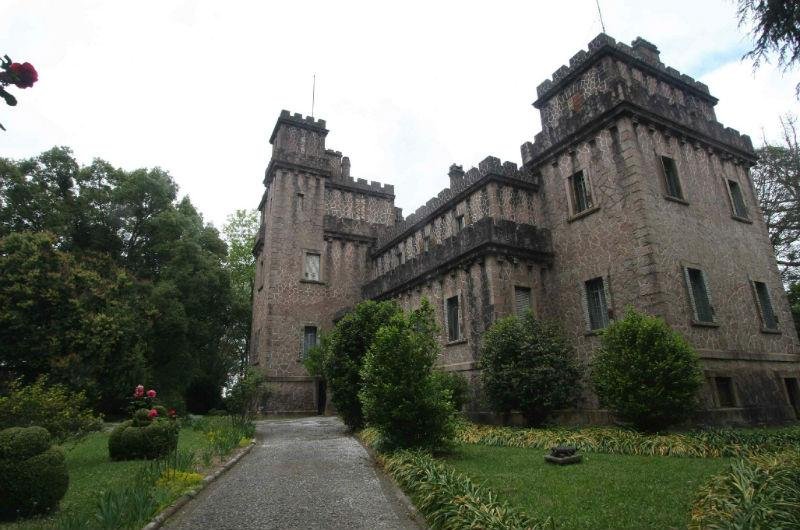  Houve v&aacute;rias tentativas frustradas de captar recursos para a restaura&ccedil;&atilde;o do castelo