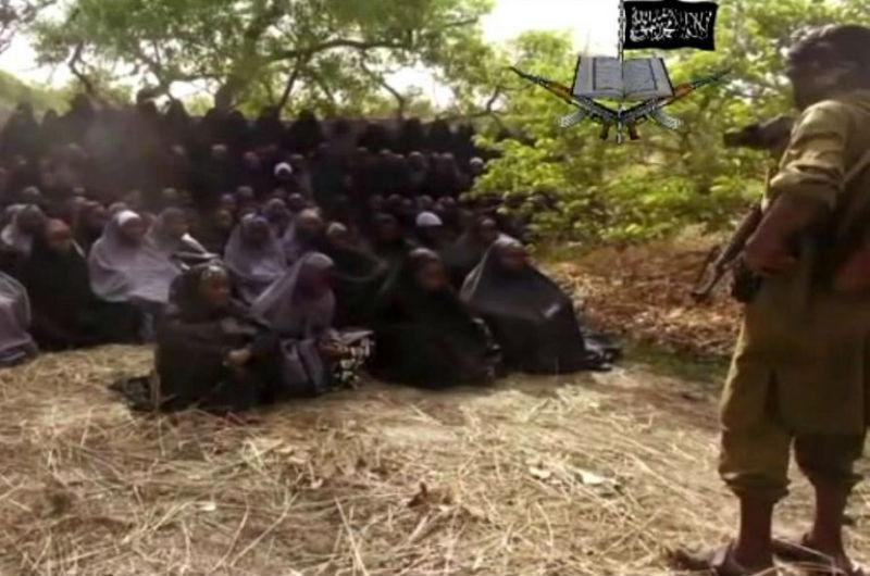 Imagem de um dos v&iacute;deos divulgados  pelo grupo  Boko Haram  
