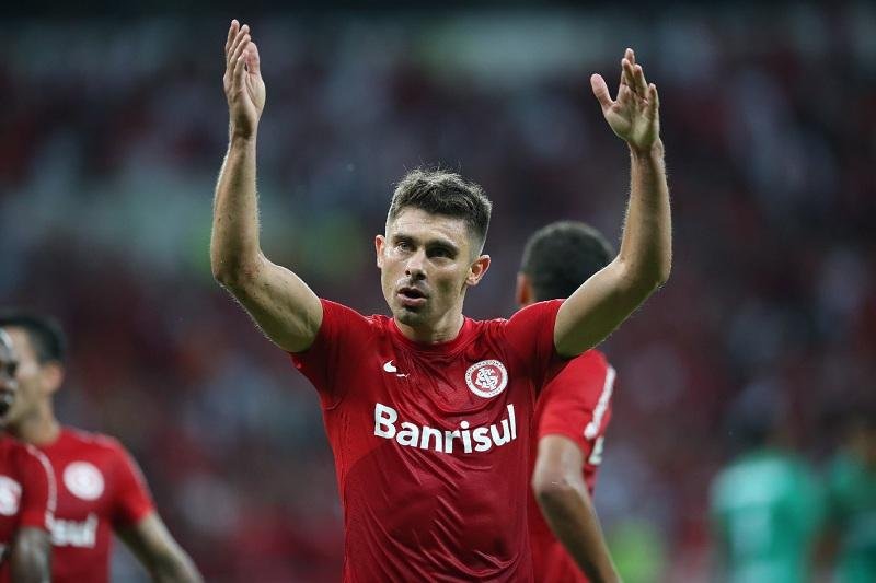 Time do Inter proporciona brilho individual, diz Alex 