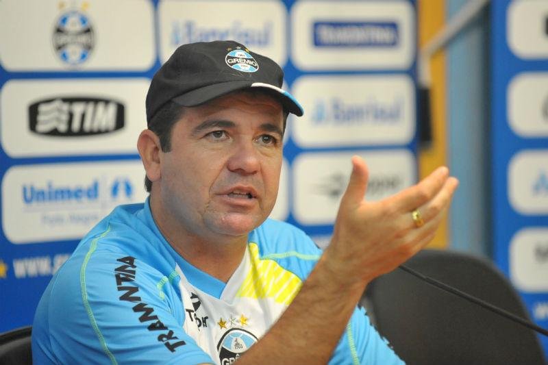 Enderson coloca Gr&ecirc;mio como candidato ao t&iacute;tulo do Brasileir&atilde;o