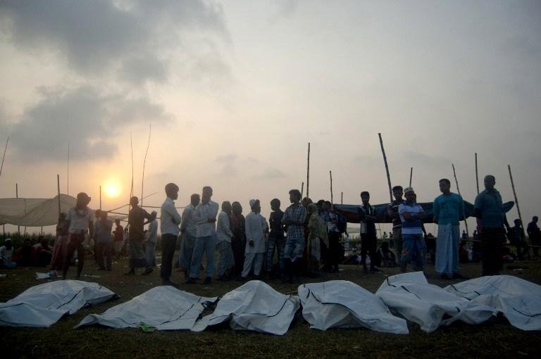 Mortos em naufr&aacute;gio em Bangladesh passam de 50