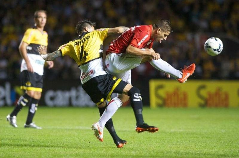 Medeiros nega decep&ccedil;&atilde;o por empate e diz que Inter pode render mais 