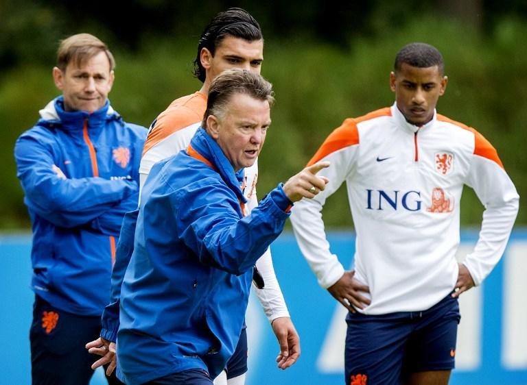 Louis van Gaal ir&aacute; assumir Manchester United ap&oacute;s Copa  