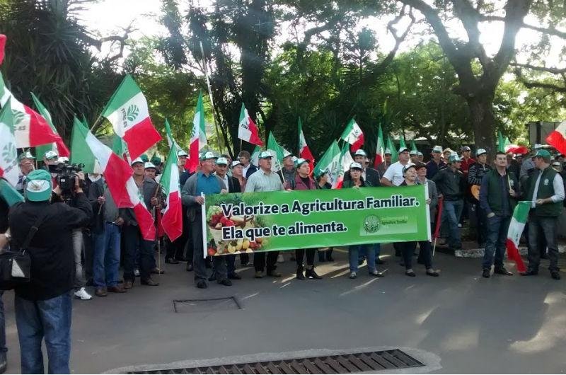 Agricultores est&atilde;o reunidos em Porto Alegre