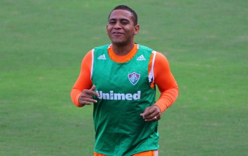 Walter conversa com diretoria e revela desejo de jogar no Gr&ecirc;mio