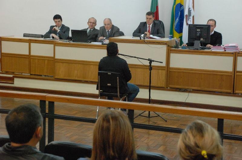 Shows pirot&eacute;cnicos eram comuns na Kiss, denuncia seguran&ccedil;a