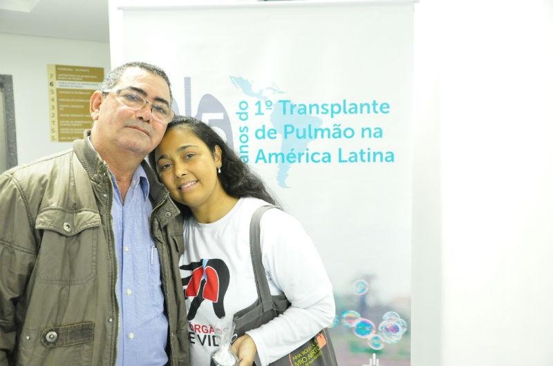 Avanildo Oliveira com Fernanda, em comemora&ccedil;&atilde;o na Santa Casa 